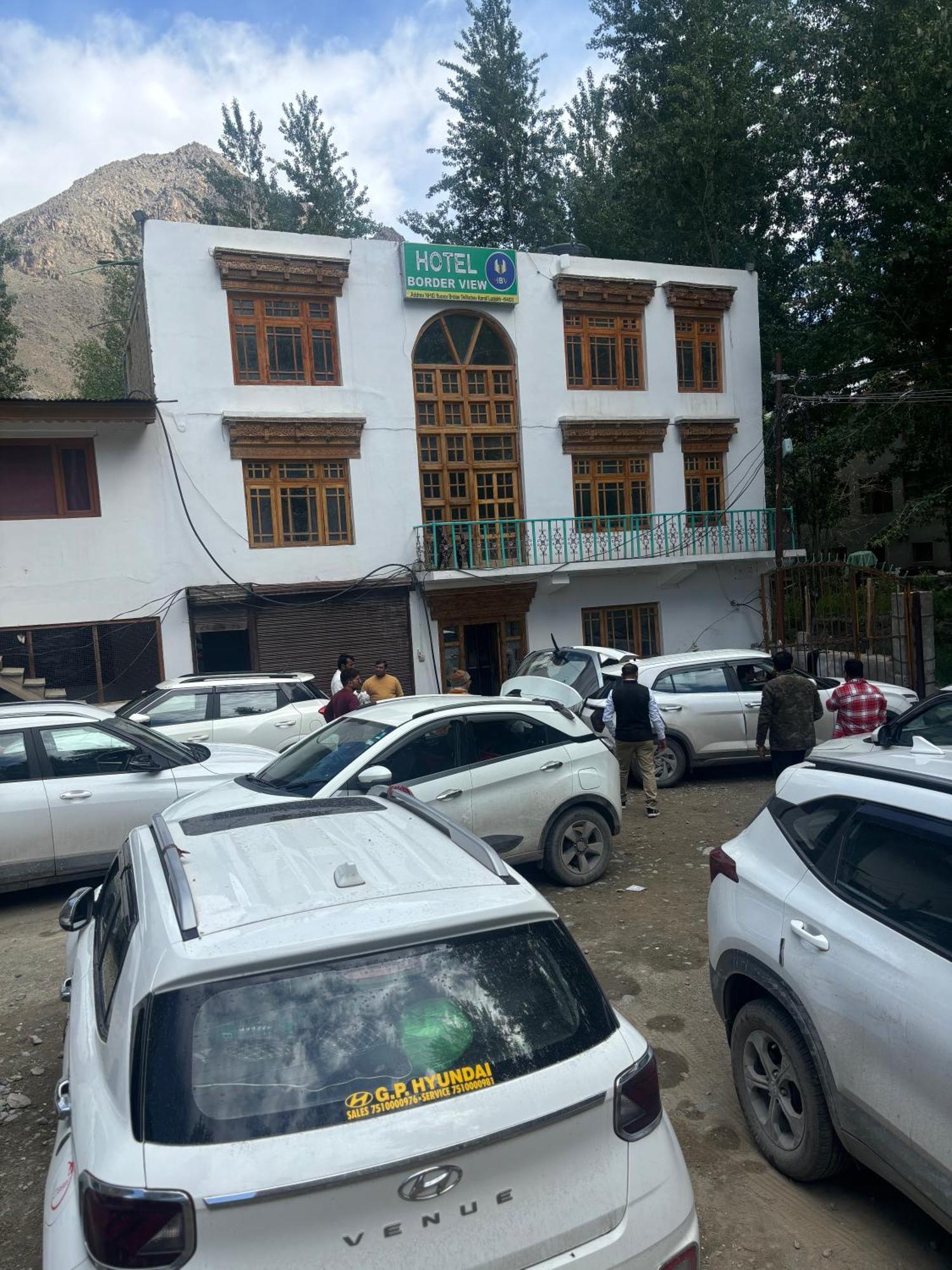 Hotel Border View Kargil Bagian luar foto